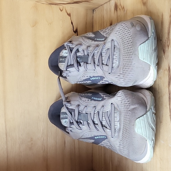 Brooks Women's Adrenaline GTS 21 Shoes - Picture 4 of 9